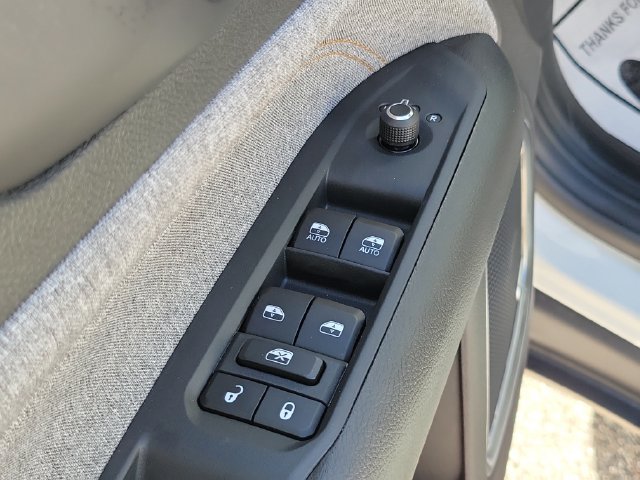 New 2026 Jeep Compass Latitude AWD/4WD image 16