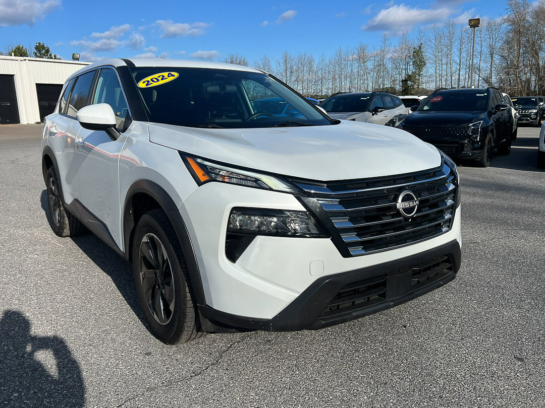 Used 2024 Nissan Rogue SV image 11