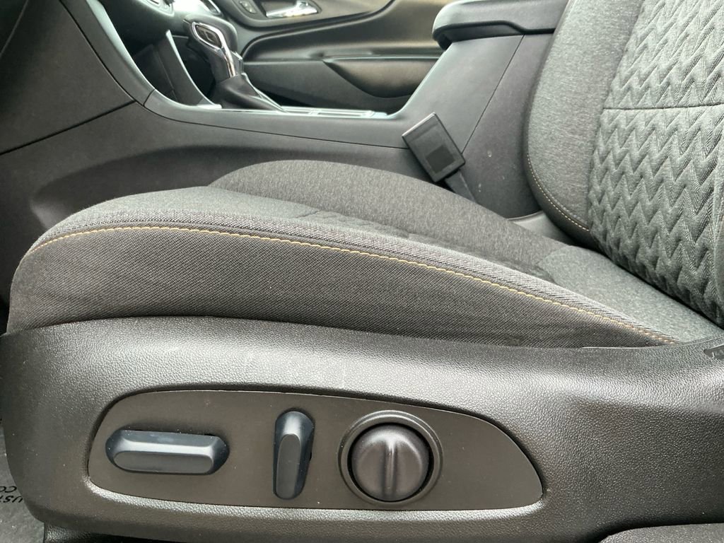Used 2024 Chevrolet Equinox LT image 23