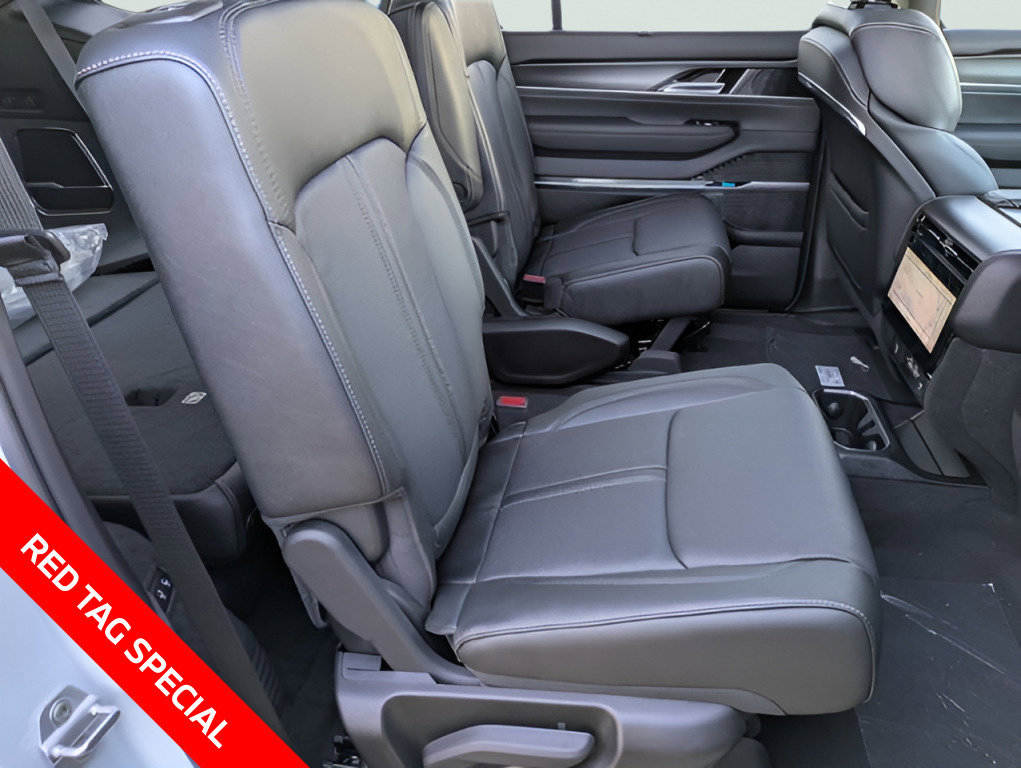 New 2026 Jeep Grand Wagoneer Summit w/ Premium Group III AWD/4WD image 34