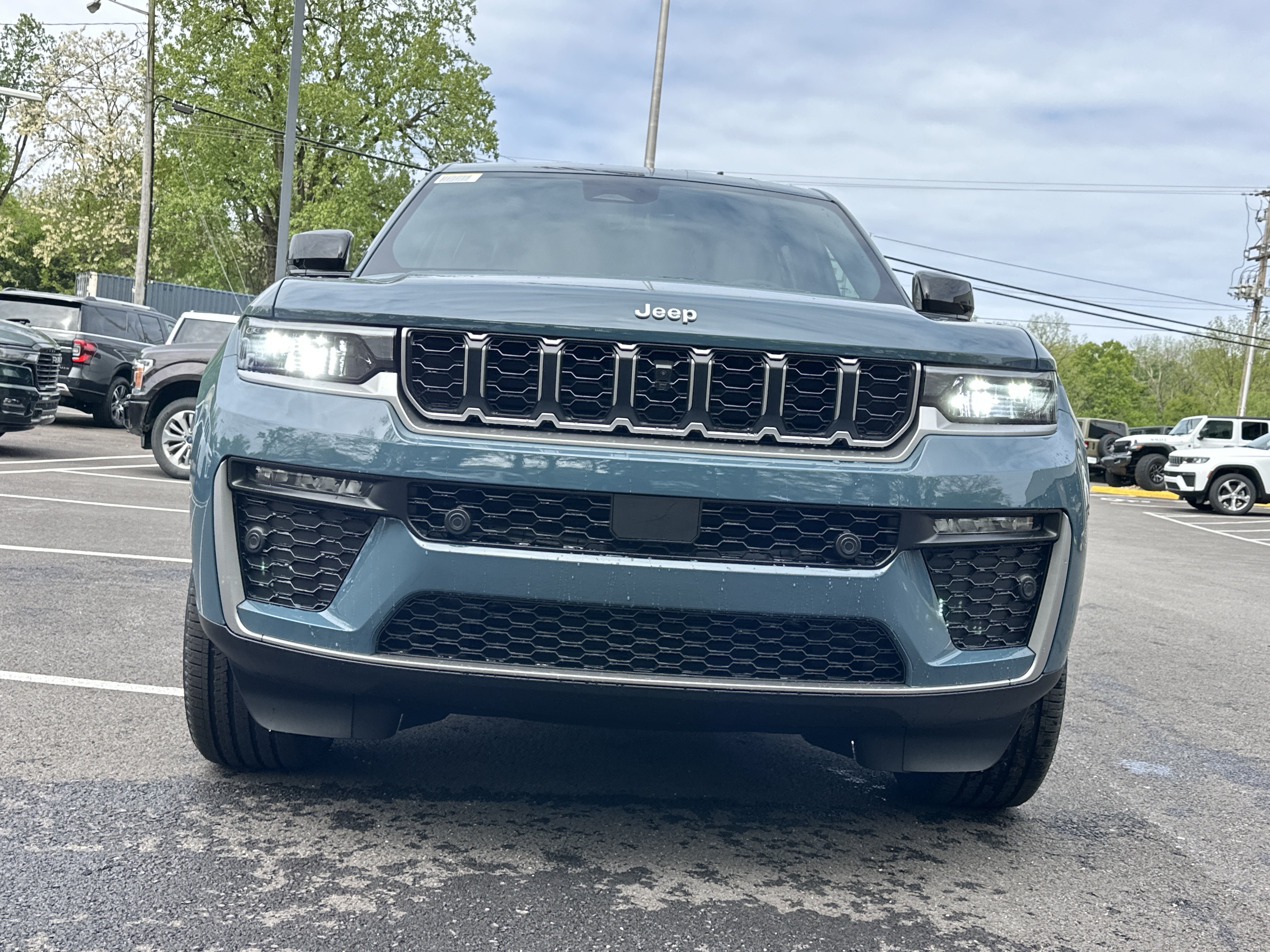 New 2026 Jeep Grand Cherokee L Limited w/ Luxury Tech Group II AWD/4WD image 21