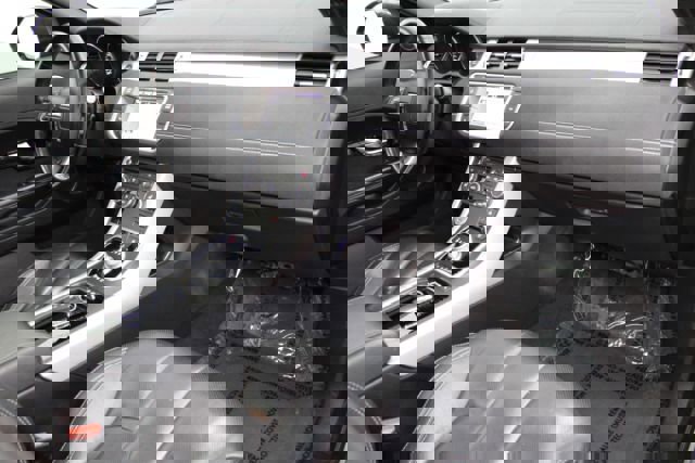 Used 2014 Land Rover Range Rover Evoque Dynamic image 27