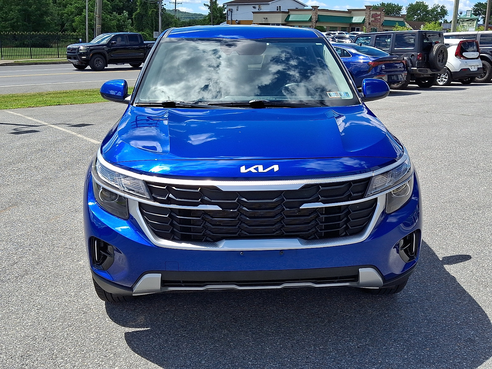 Certified 2024 Kia Seltos LX AWD/4WD image 2