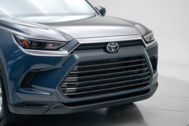 Used 2025 Toyota Grand Highlander AWD image 11