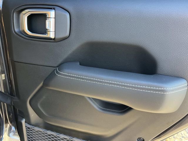 Used 2023 Jeep Wrangler Unlimited Sahara w/ Cold Weather Group image 23