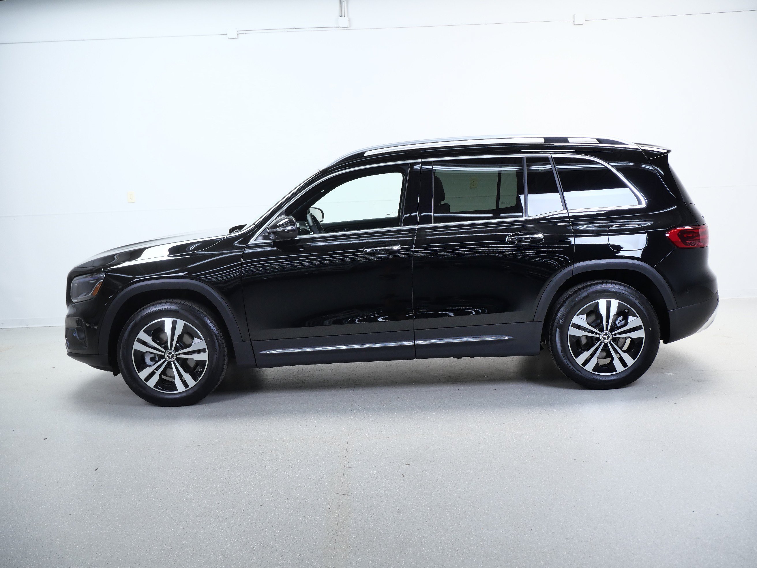 Certified 2026 Mercedes-Benz GLB 250 4MATIC image 10