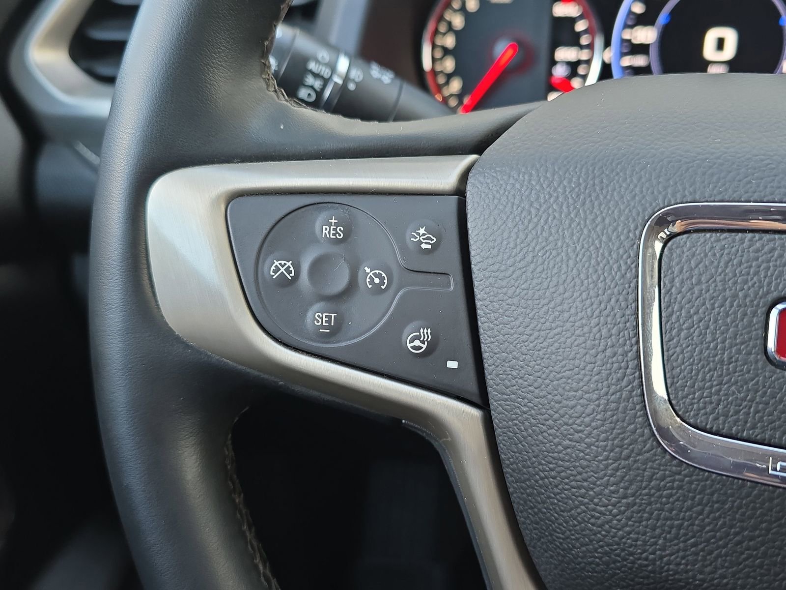 Used 2023 GMC Acadia Denali w/ Denali Technology Package image 21