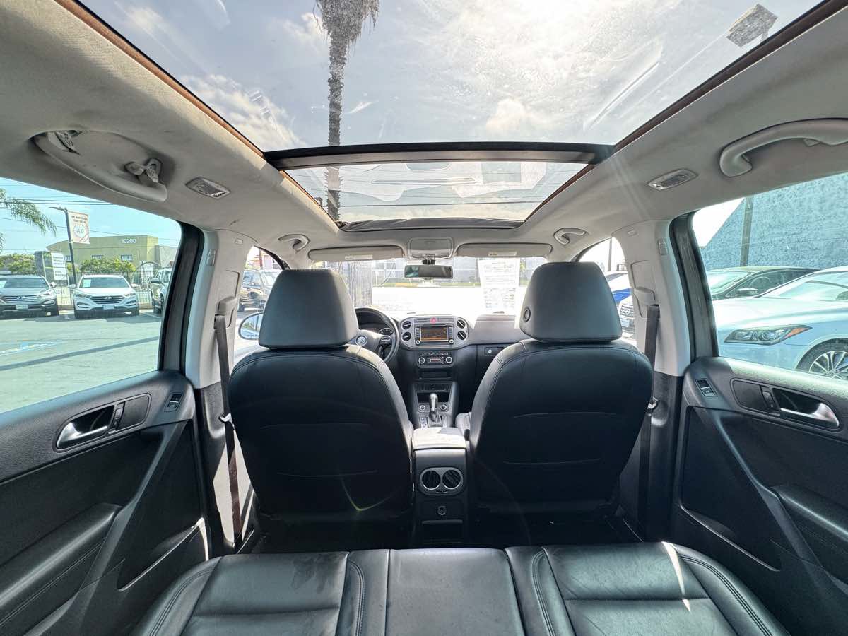 Used 2011 Volkswagen Tiguan SEL FWD image 51