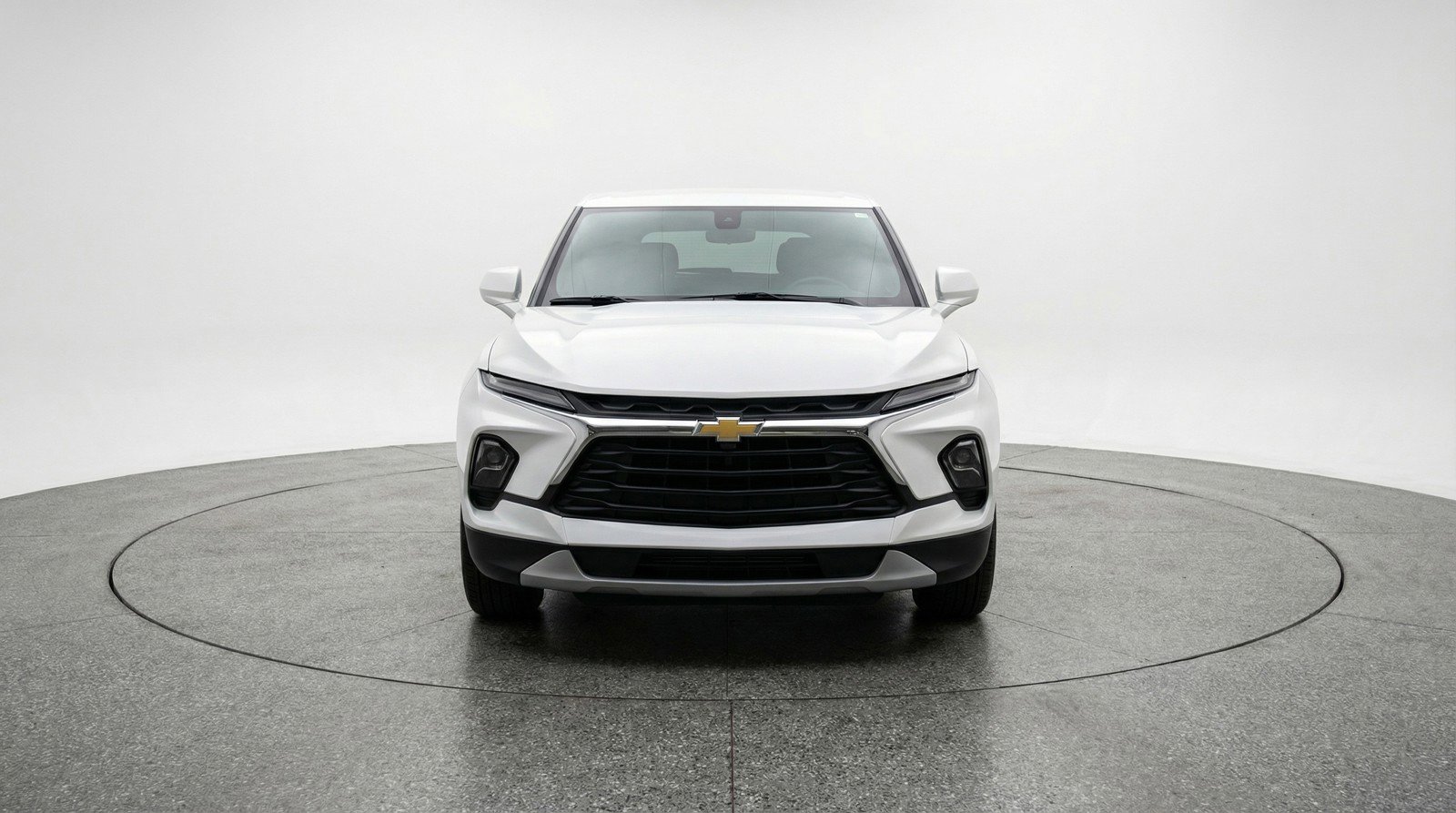 Used 2025 Chevrolet Blazer LT FWD image 2