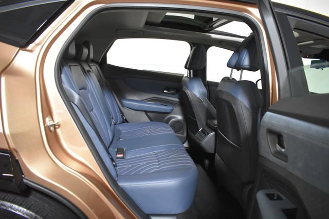 Used 2024 Nissan Ariya AWD image 35