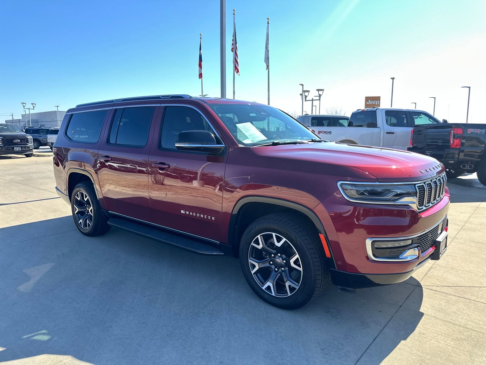 Used 2023 Jeep Wagoneer L Series III w/ Preferred Equipment Group image 7