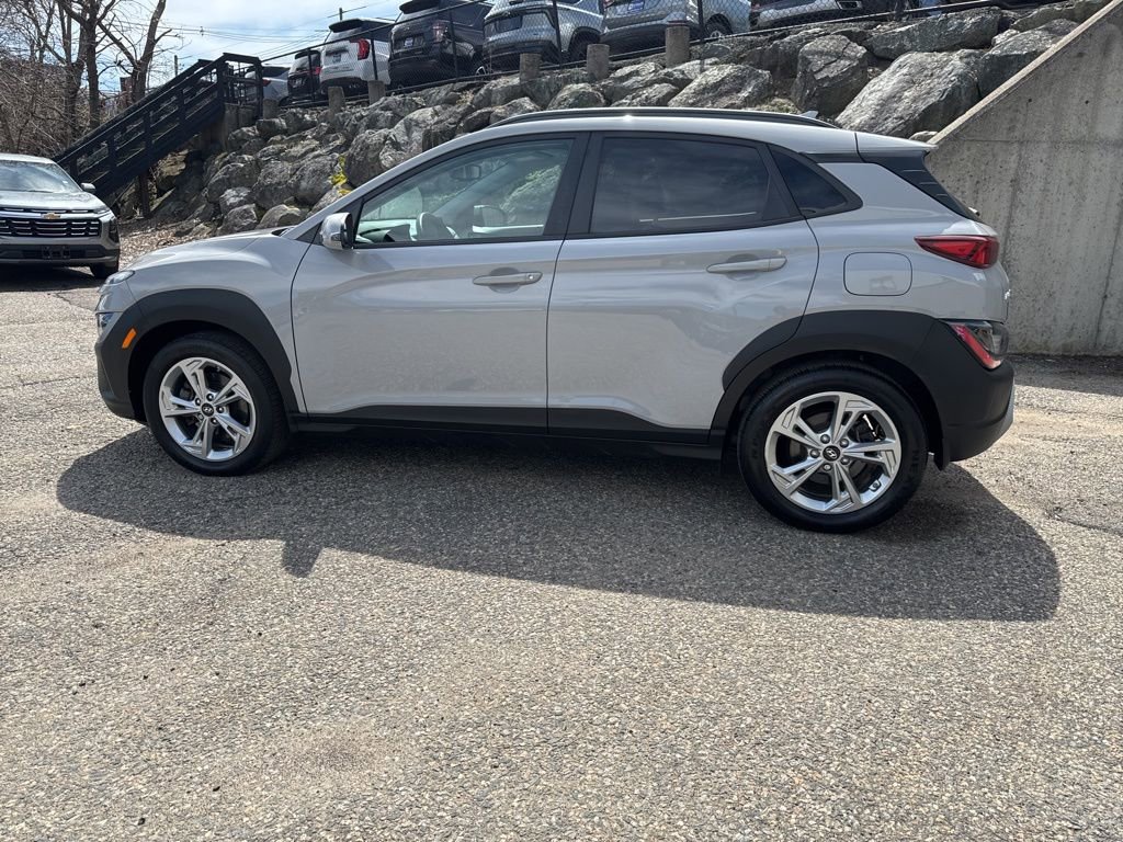 Used 2023 Hyundai Kona SEL w/ Convenience Package image 2