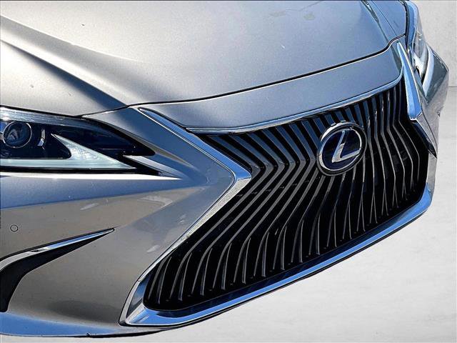 Used 2020 Lexus ES 300h w/ Premium Package image 30
