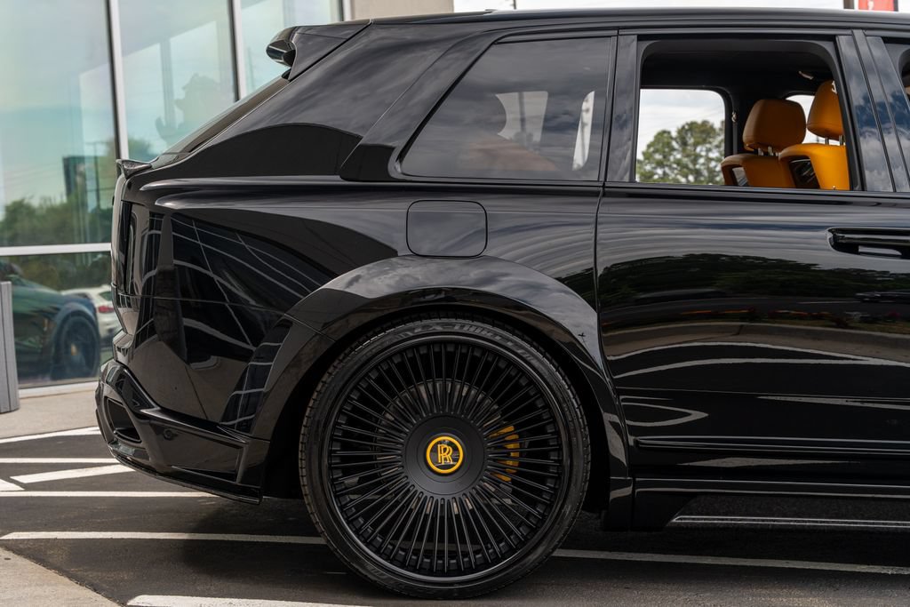 Used 2025 Rolls-Royce Cullinan AWD/4WD image 19
