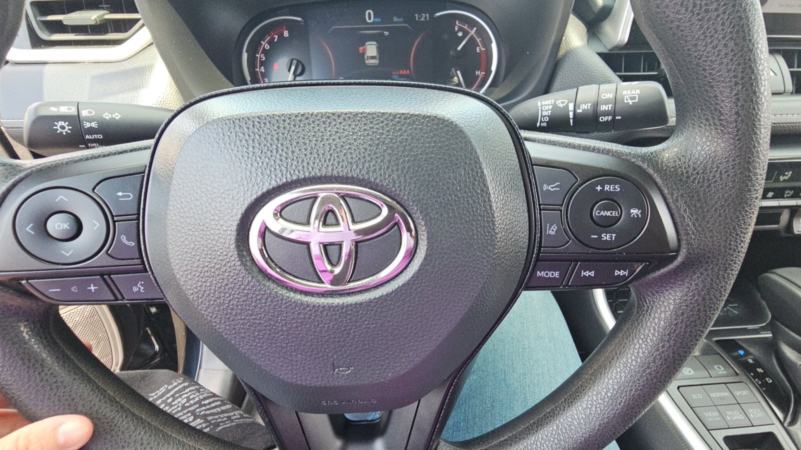 Certified 2025 Toyota RAV4 XLE AWD/4WD image 12
