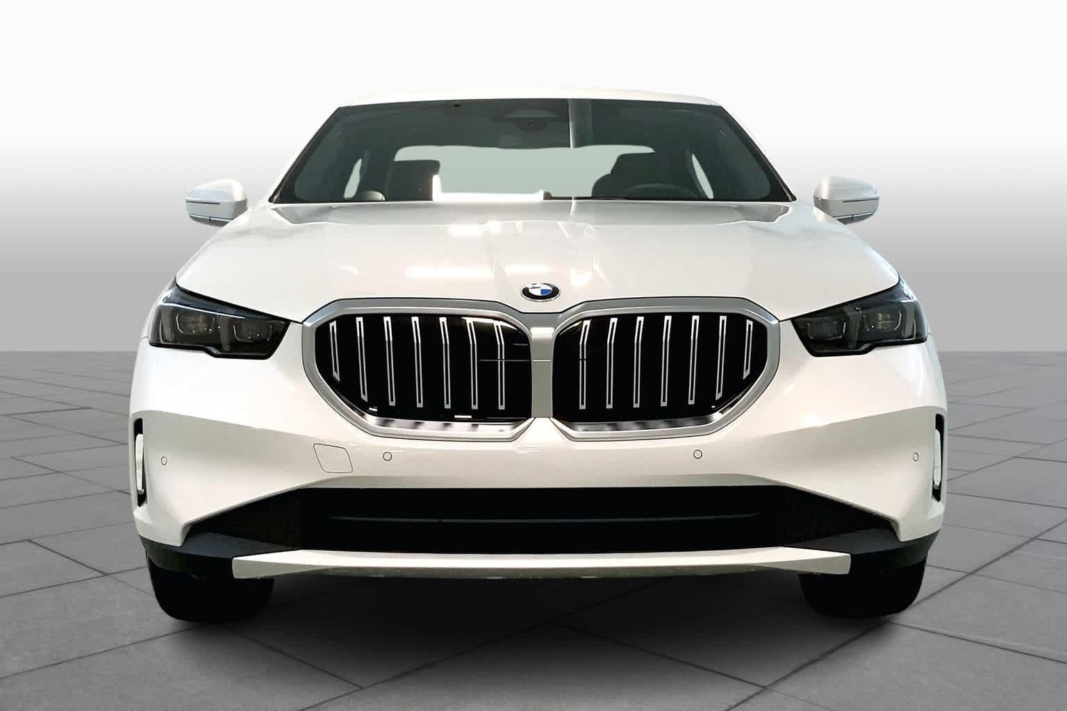 New 2024 BMW 530i xDrive w/ M Sport Package AWD/4WD image 3