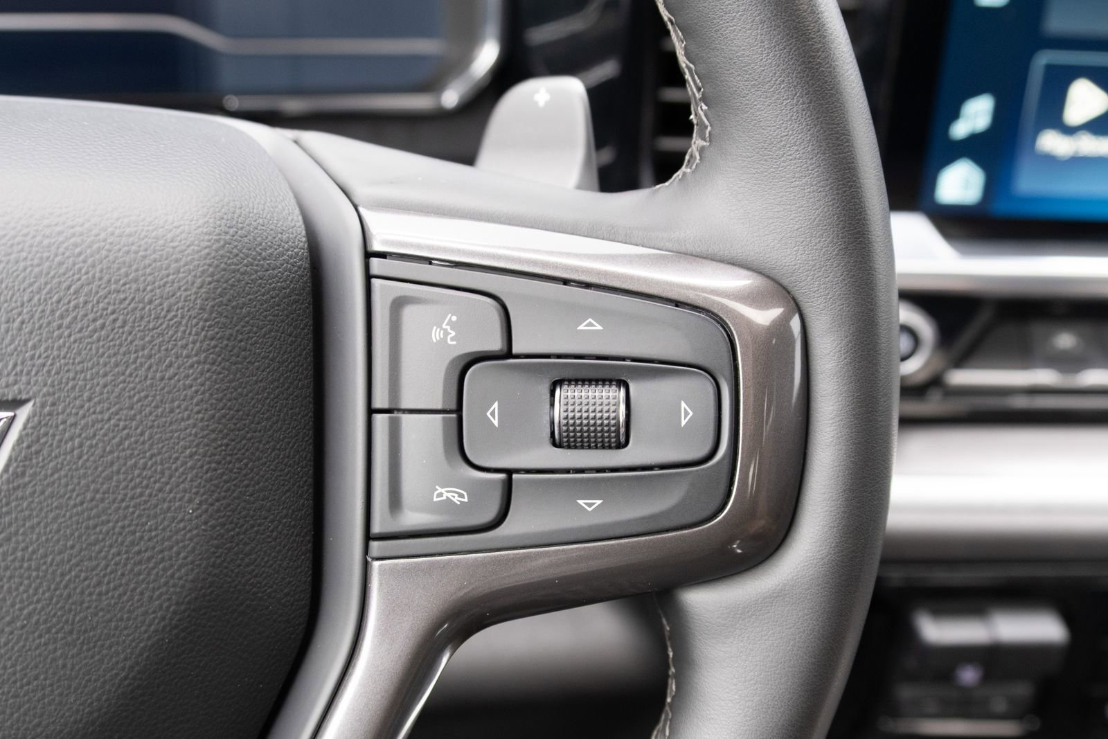 Used 2025 Chevrolet Silverado 1500 High Country w/ Technology Package image 5
