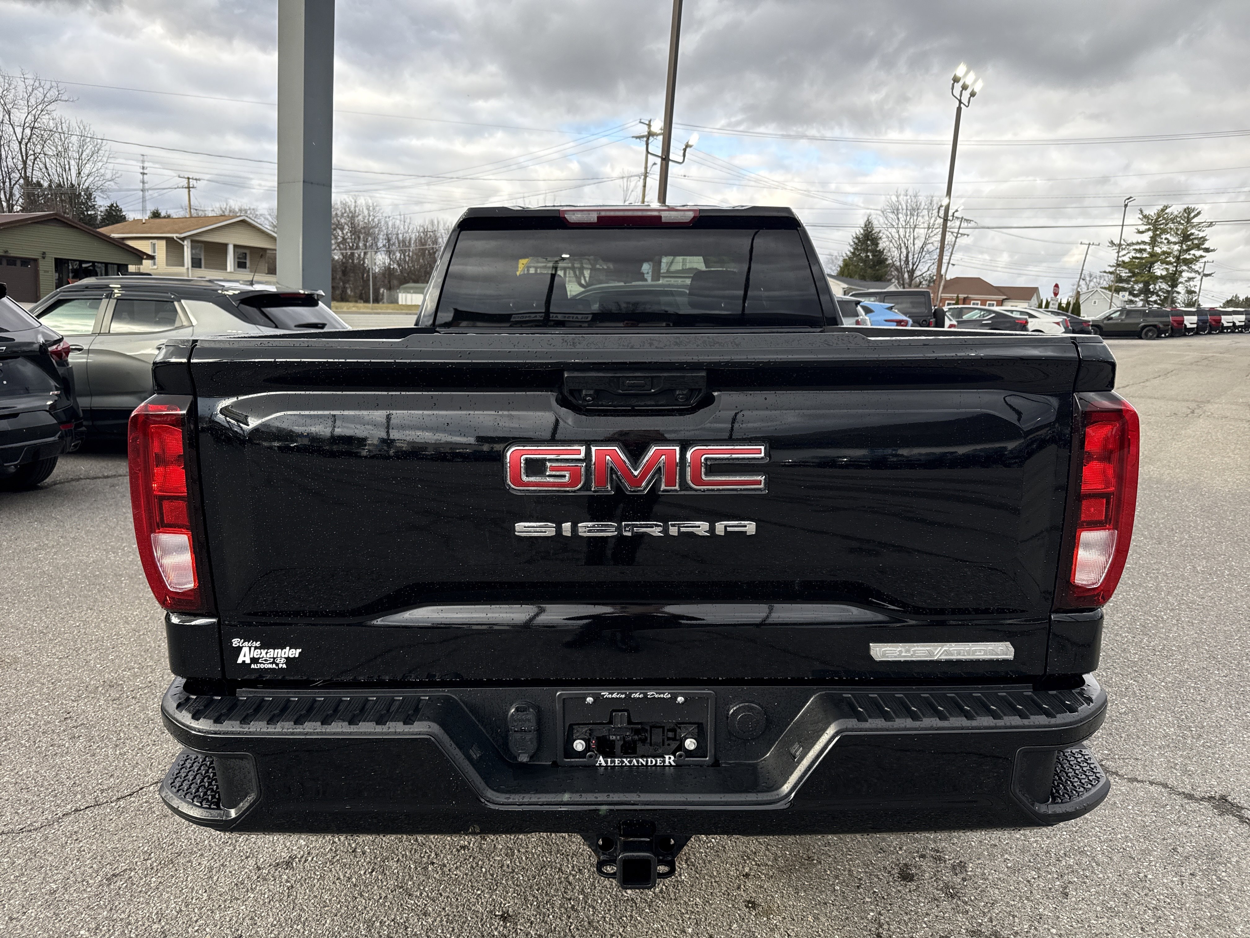 Used 2023 GMC Sierra 1500 Elevation image 4