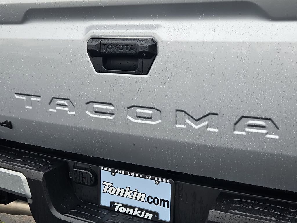 Used 2024 Toyota Tacoma TRD Off-Road image 26