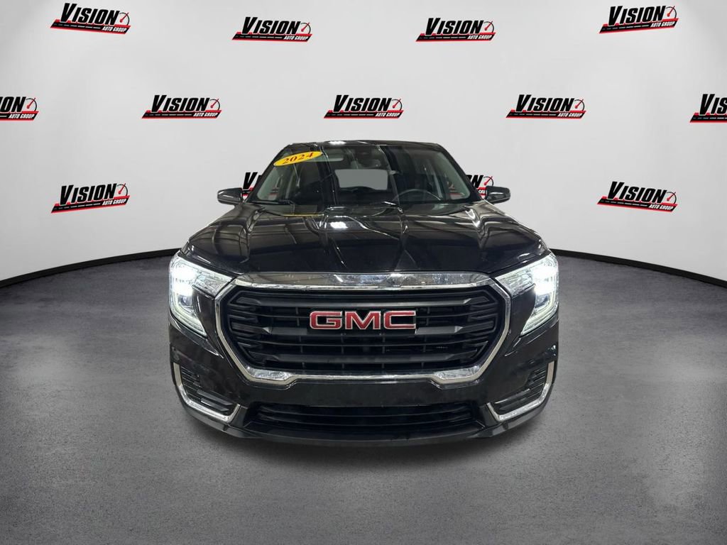 Used 2024 GMC Terrain SLE video 2