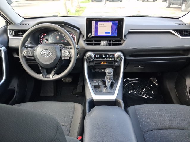 Used 2024 Toyota RAV4 XLE FWD image 7