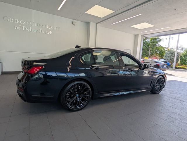 Used 2022 BMW 740i w/ M Sport Package image 13