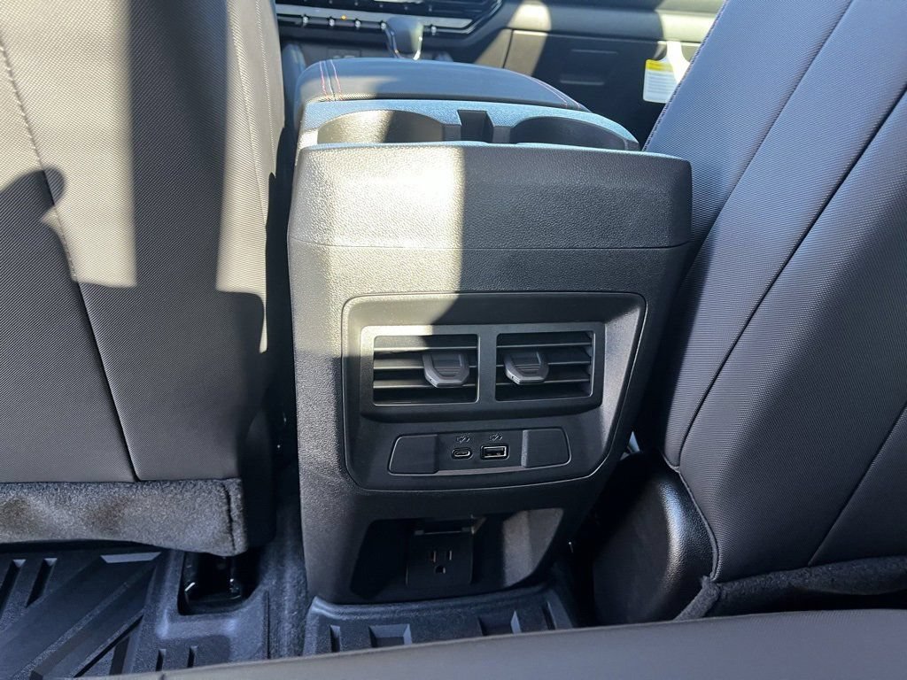 New 2025 Chevrolet Colorado Z71 w/ Technology Package AWD/4WD image 24