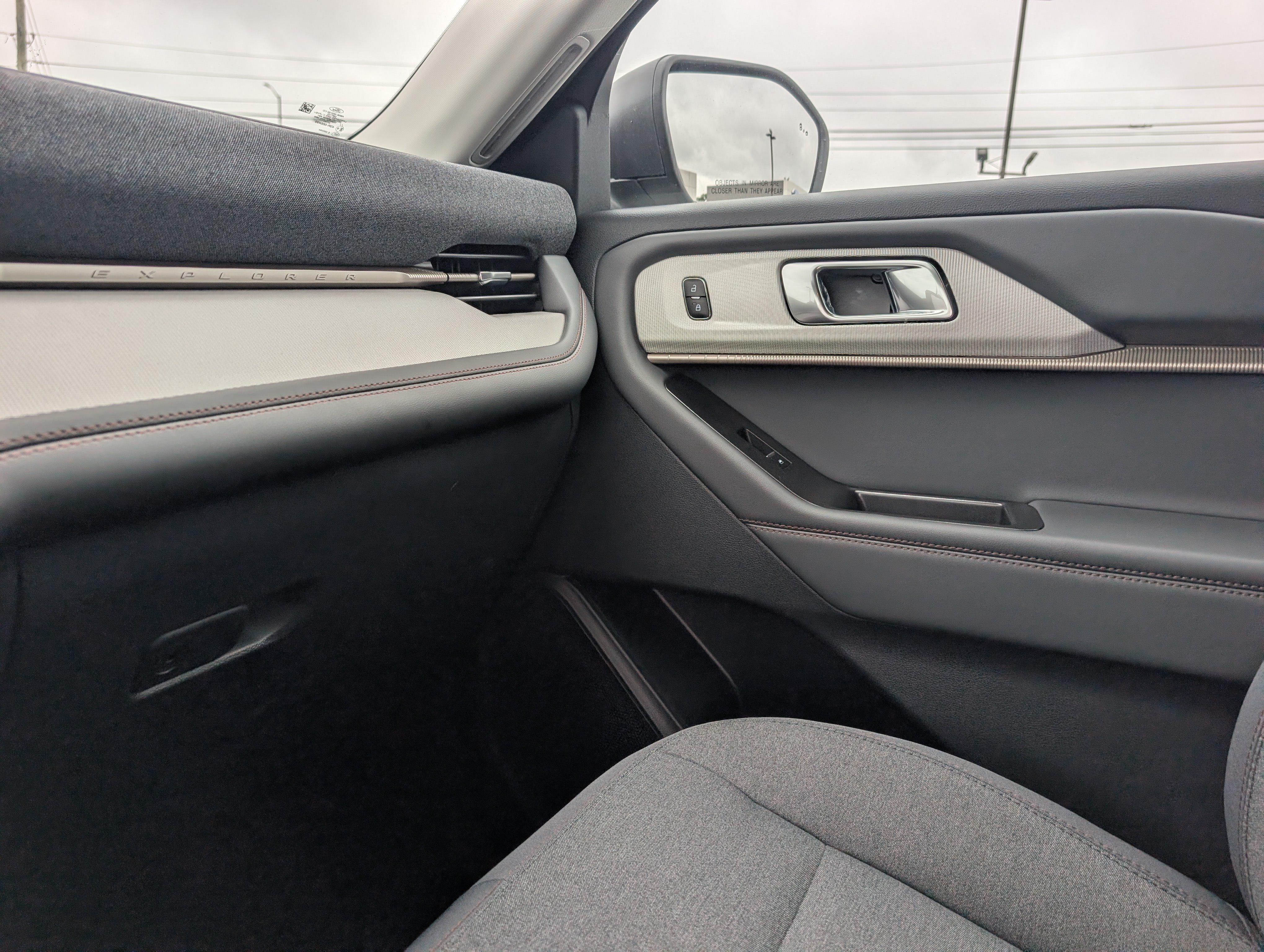 New 2026 Ford Explorer Active RWD image 32