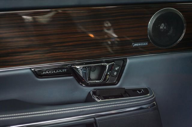 Used 2015 Jaguar XJ L Portfolio image 57