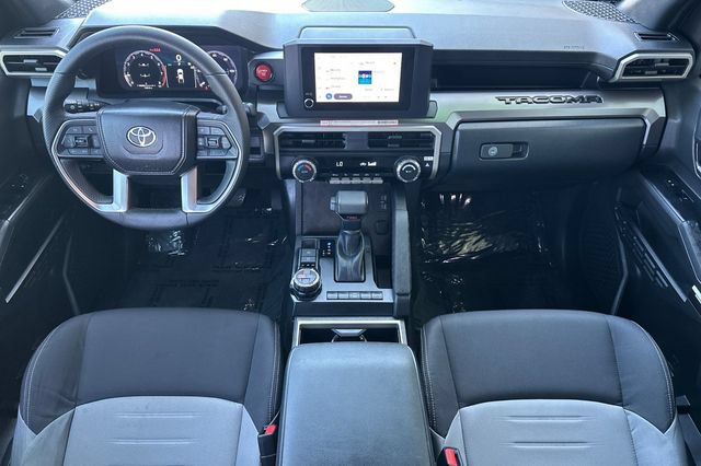 Certified 2025 Toyota Tacoma TRD Off-Road AWD/4WD image 17