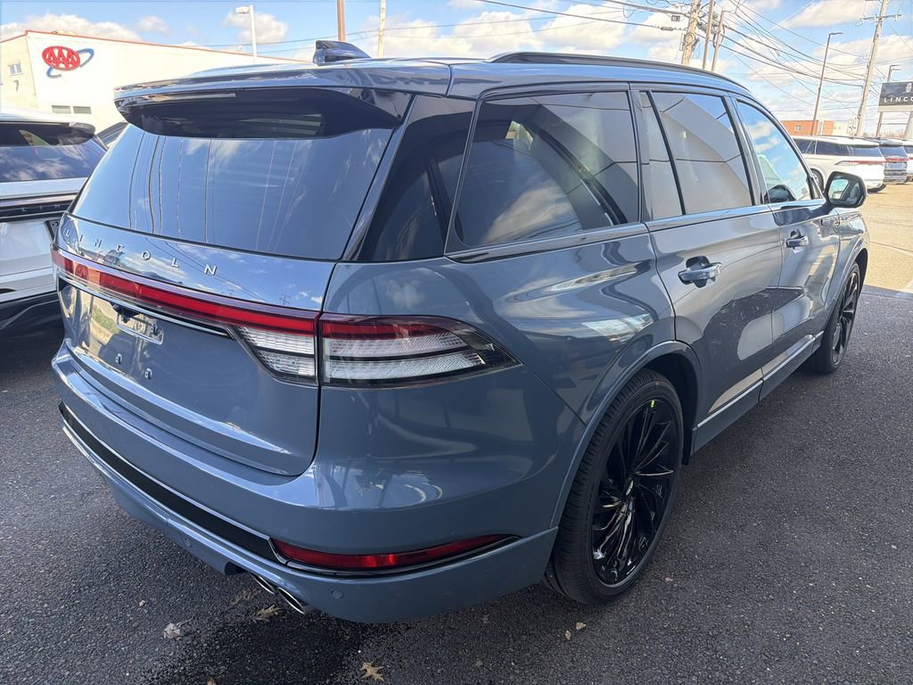 New 2026 Lincoln Aviator Reserve image 3