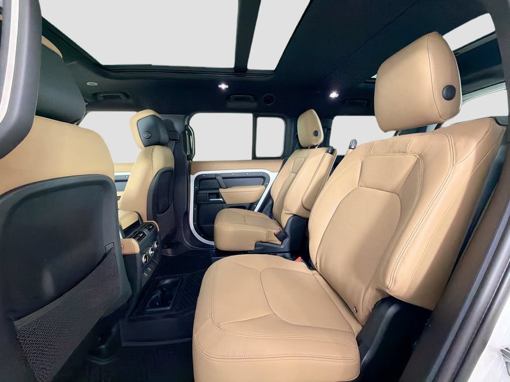 New 2026 Land Rover Defender 130 X-Dynamic SE AWD/4WD image 26