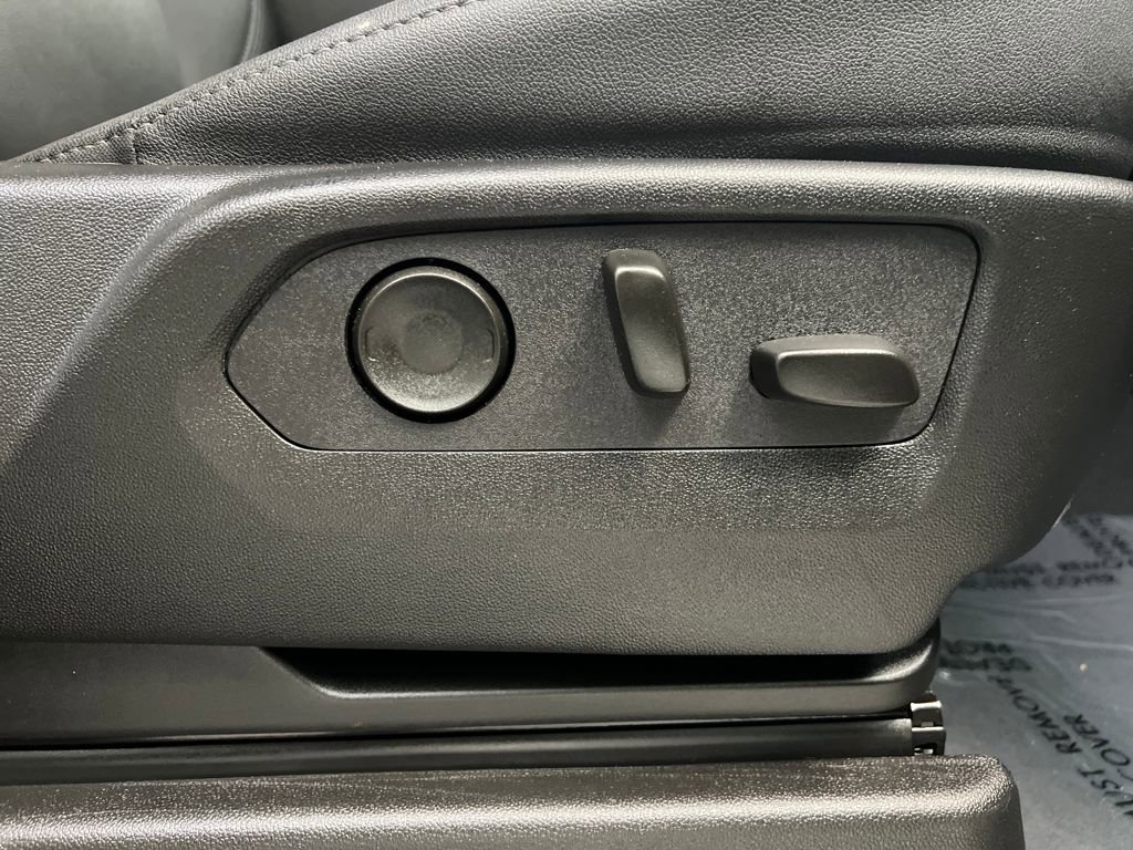 Used 2025 Chevrolet Tahoe Z71 image 24