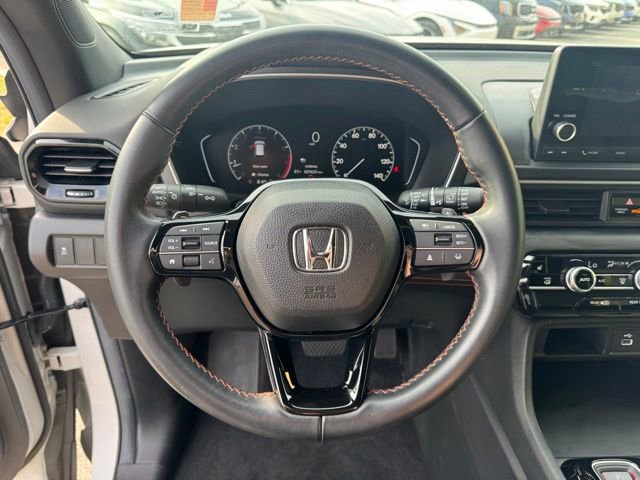Used 2025 Honda Pilot Sport image 23