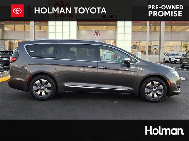 Used 2020 Chrysler Pacifica Limited w/ Advanced Safetytec Group