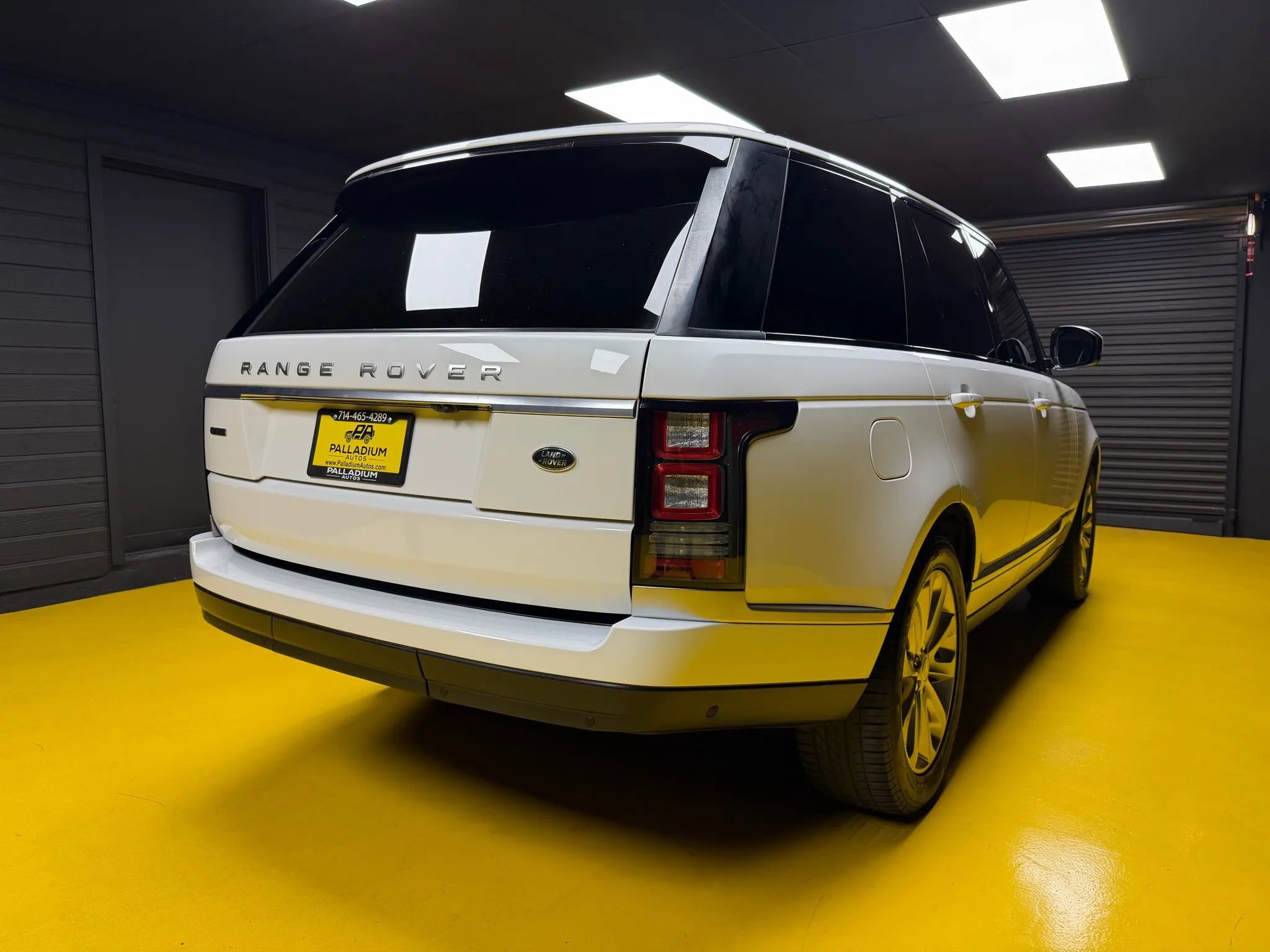 Used 2016 Land Rover Range Rover HSE image 6