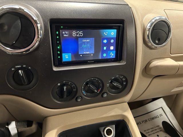 Used 2006 Ford Expedition XLT AWD/4WD image 16