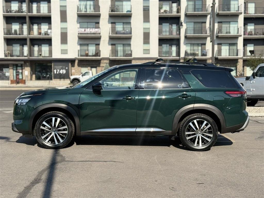 Used 2023 Nissan Pathfinder Platinum AWD/4WD image 4