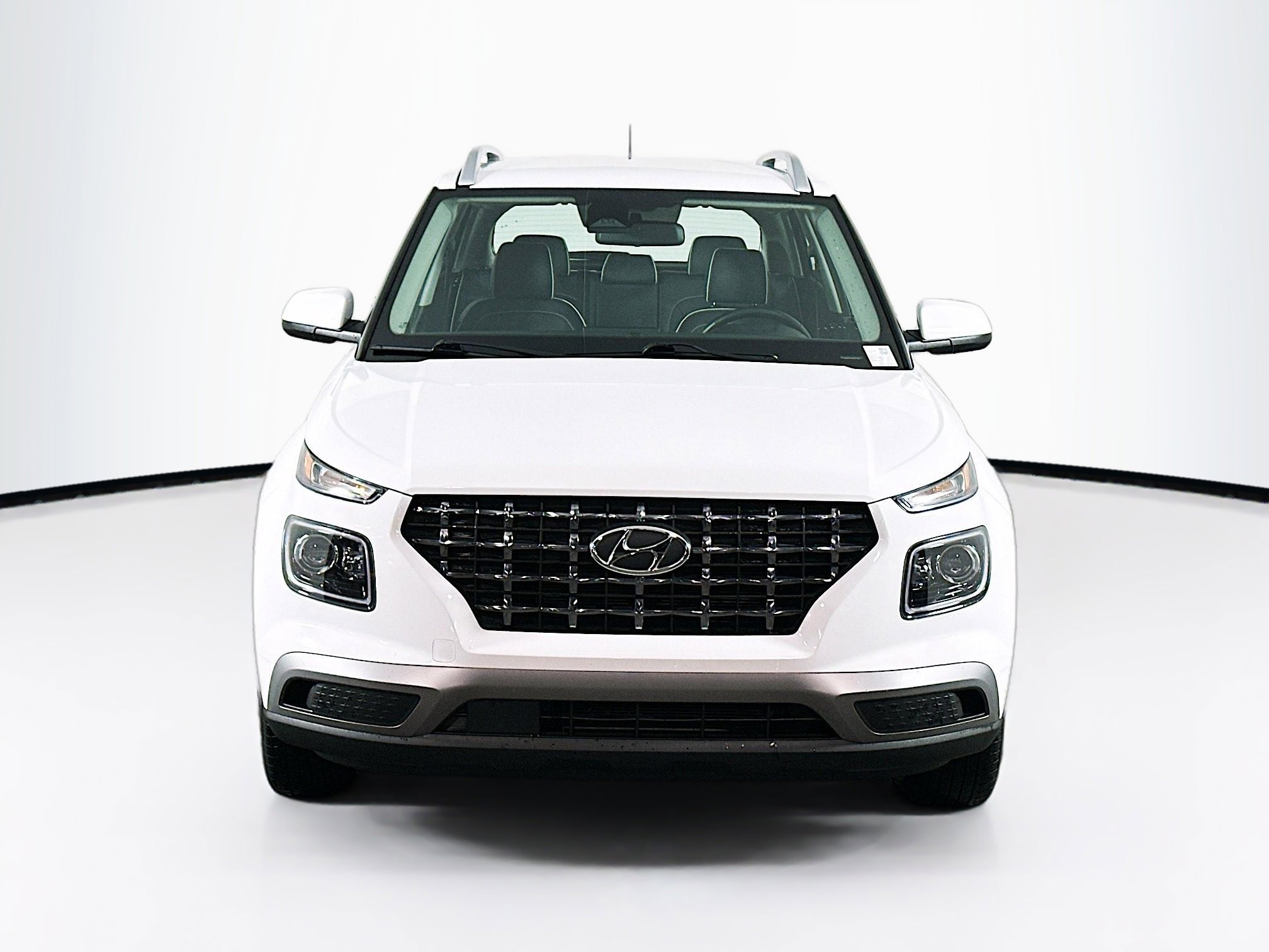 Used 2024 Hyundai Venue Limited image 2