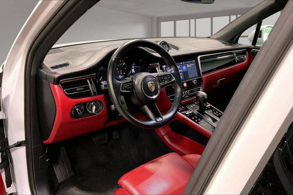 Used 2023 Porsche Macan AWD/4WD image 17