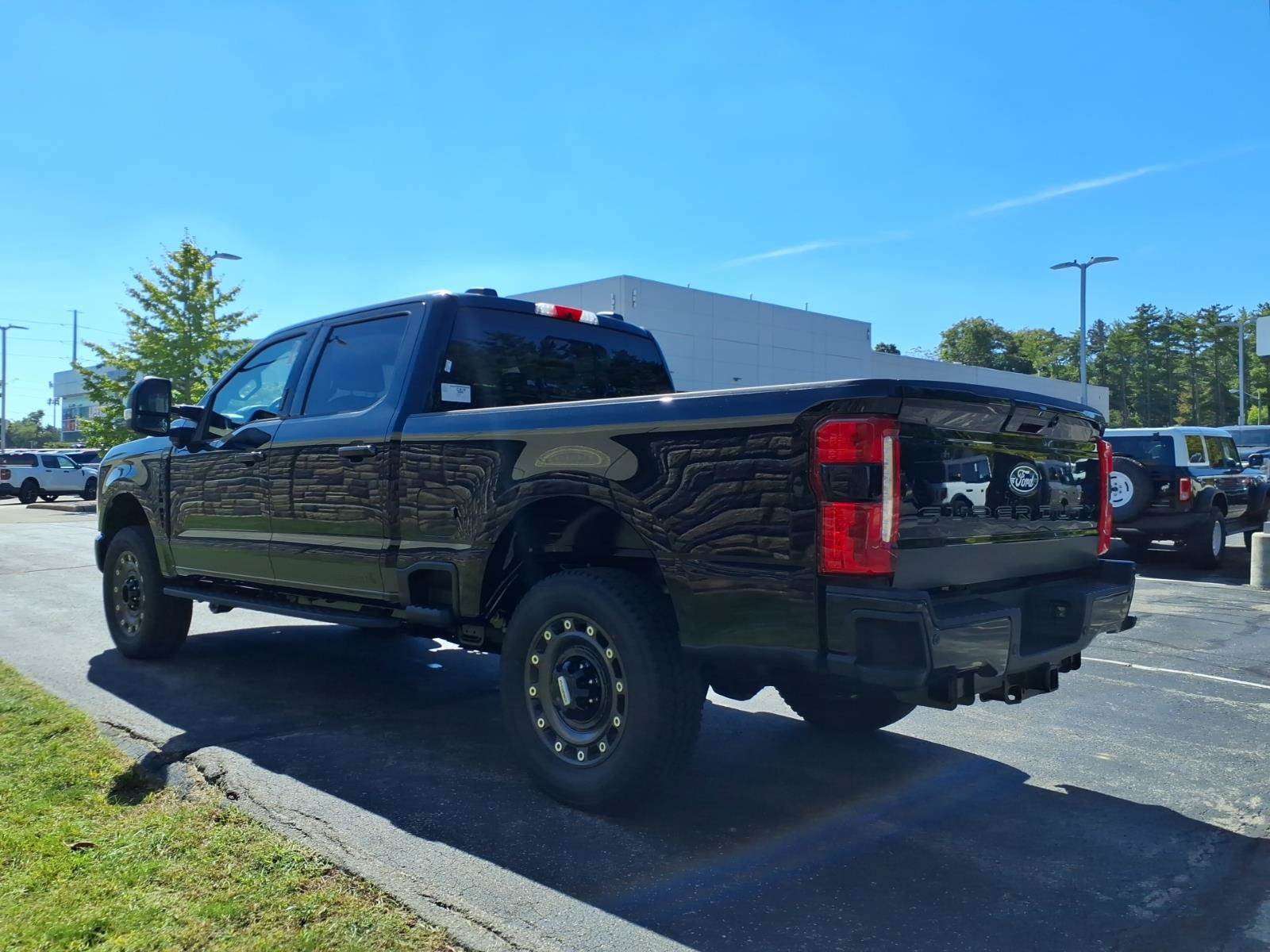 New 2027 Ford F250 XLT w/ XLT Premium Package AWD/4WD image 6