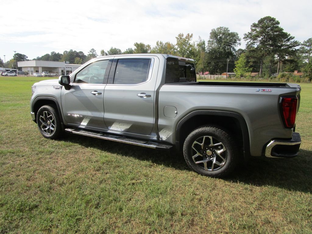 New 2026 GMC Sierra 1500 SLT image 3
