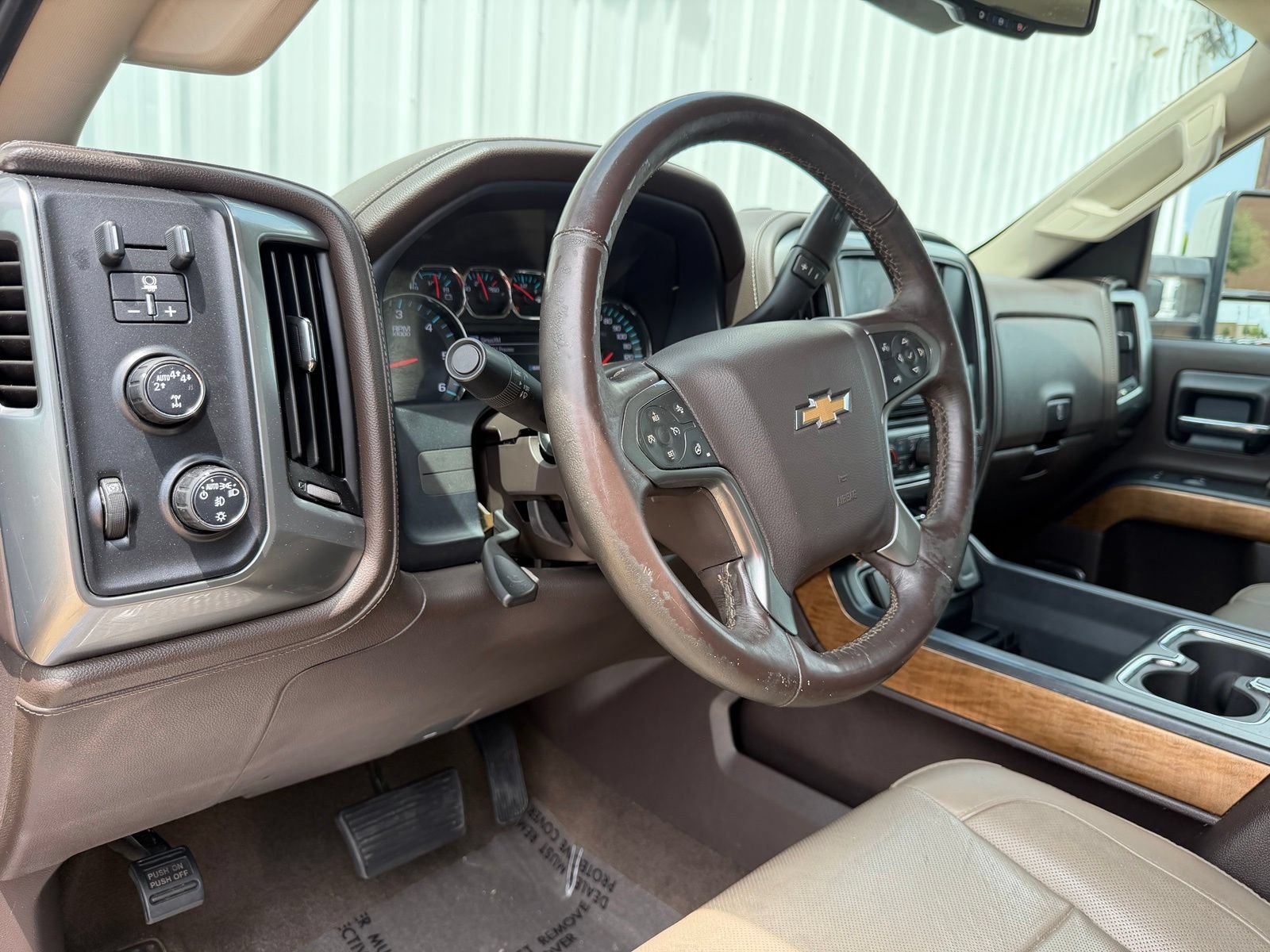 Used 2017 Chevrolet Silverado 1500 LTZ w/ Sport Package AWD/4WD image 15