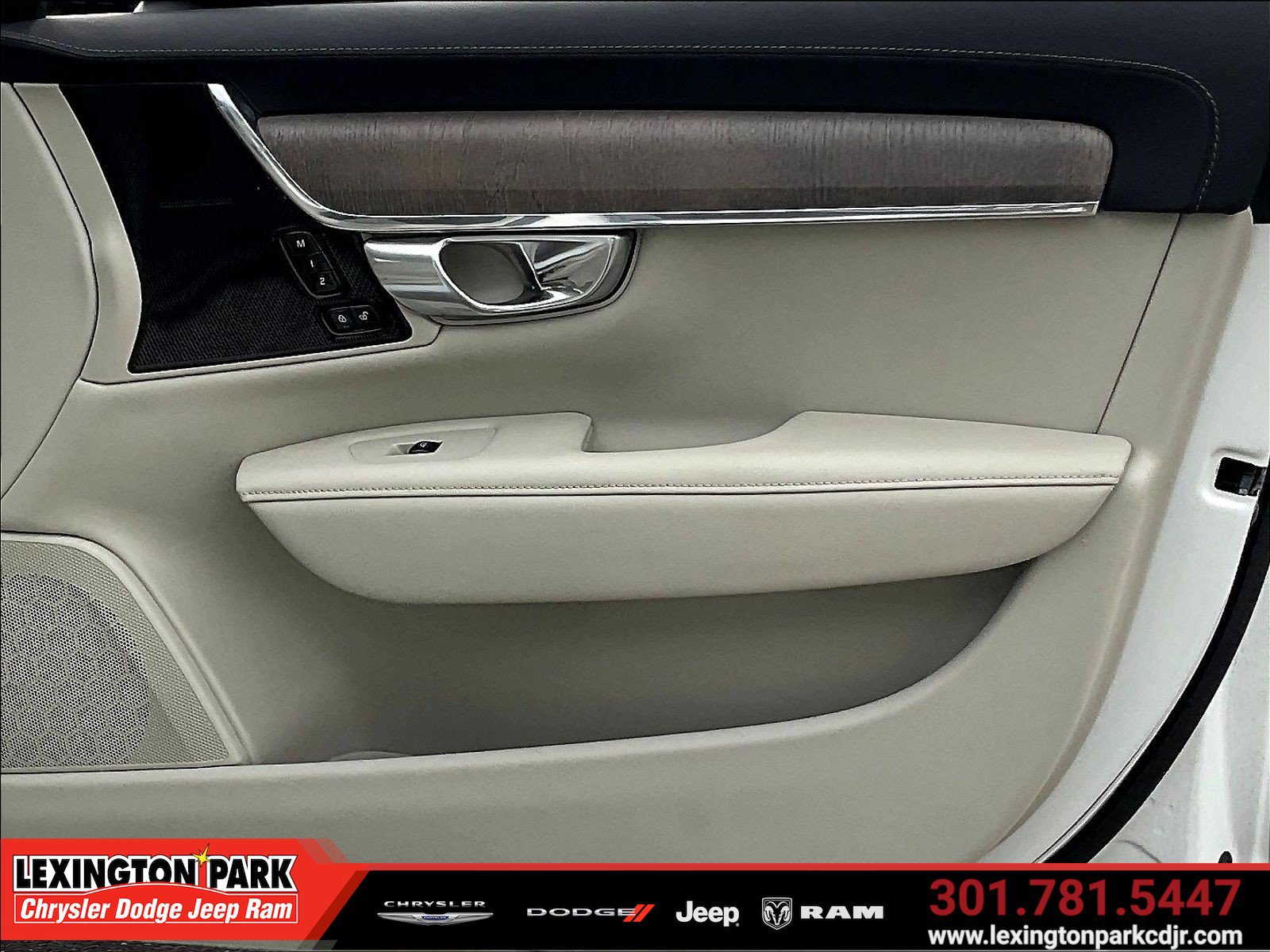 Used 2023 Volvo V90 B6 Cross Country Ultimate AWD/4WD image 27