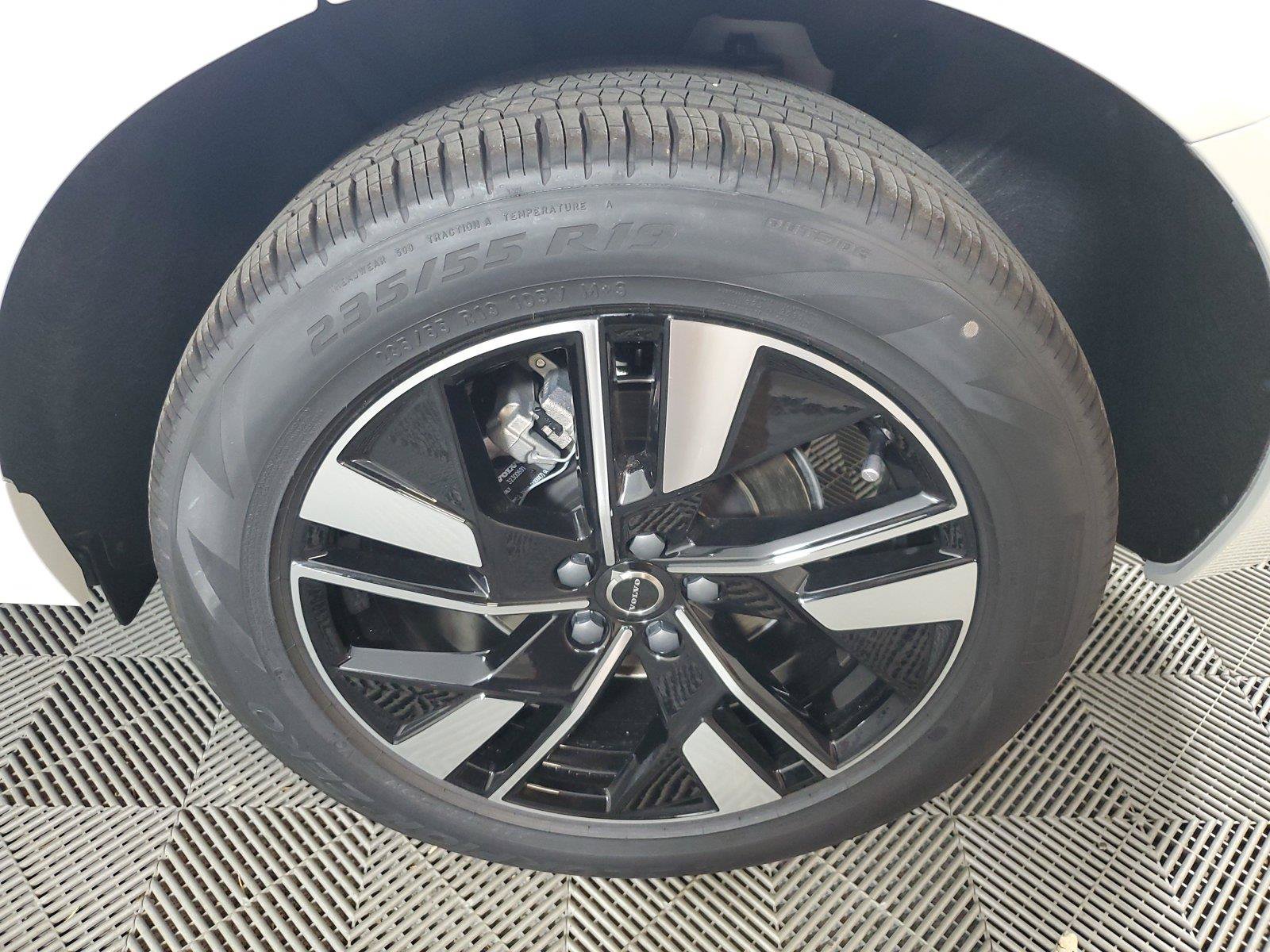 New 2027 Volvo XC60 B5 Core AWD/4WD image 11
