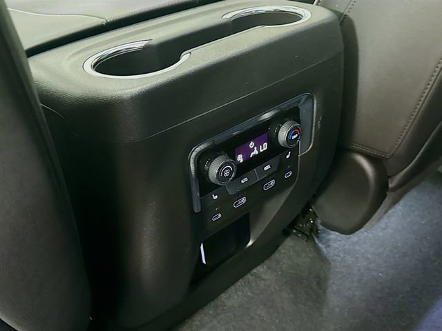 Used 2025 Chevrolet Tahoe Premier AWD/4WD image 30