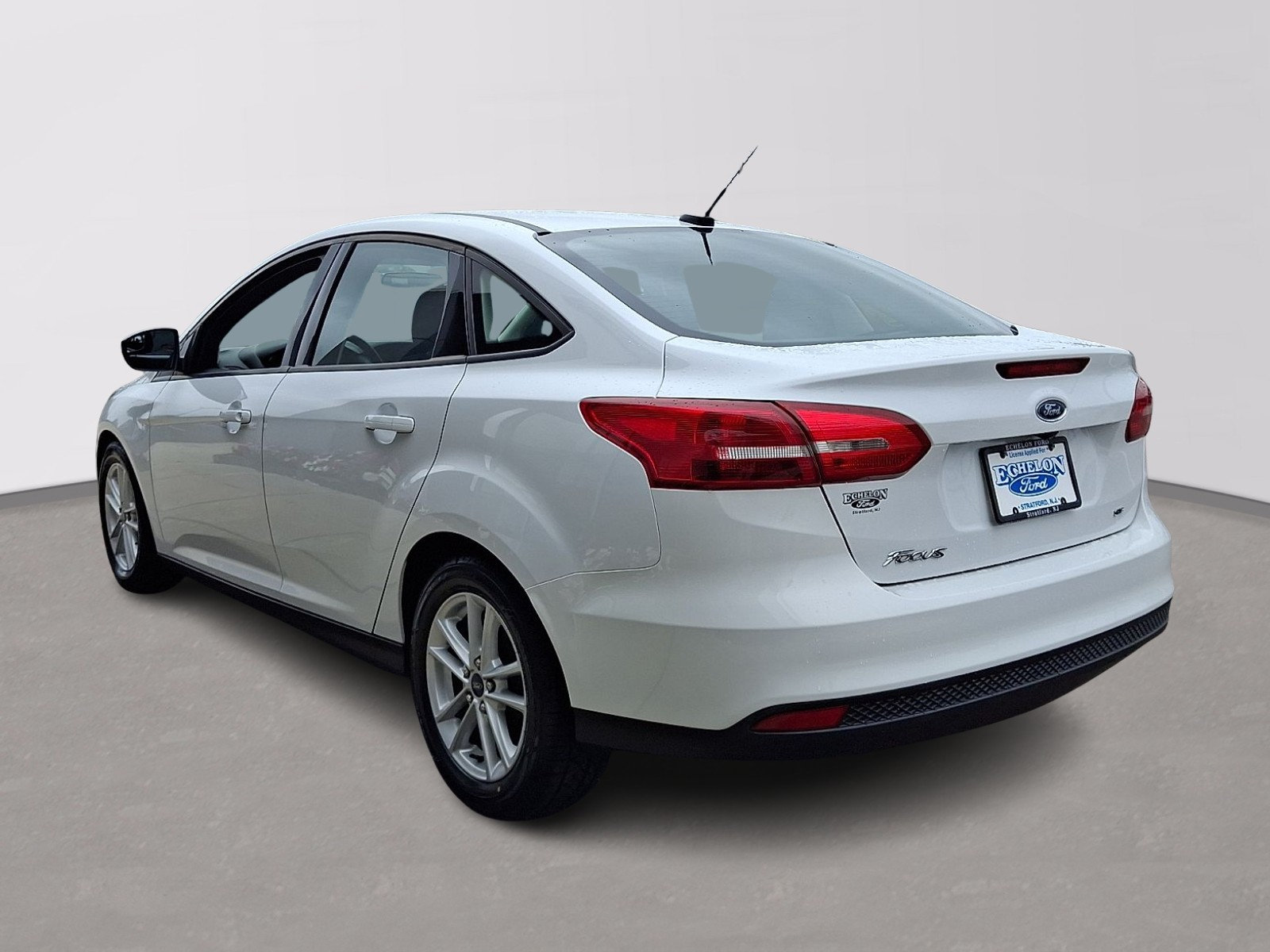 Used 2016 Ford Focus SE FWD image 4