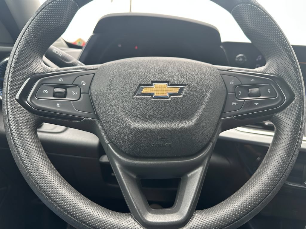 Certified 2025 Chevrolet Trax LT FWD image 23