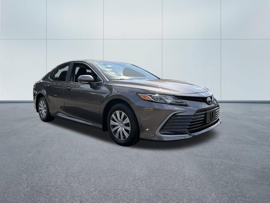 Used 2024 Toyota Camry LE w/ Cold Weather Package FWD image 4