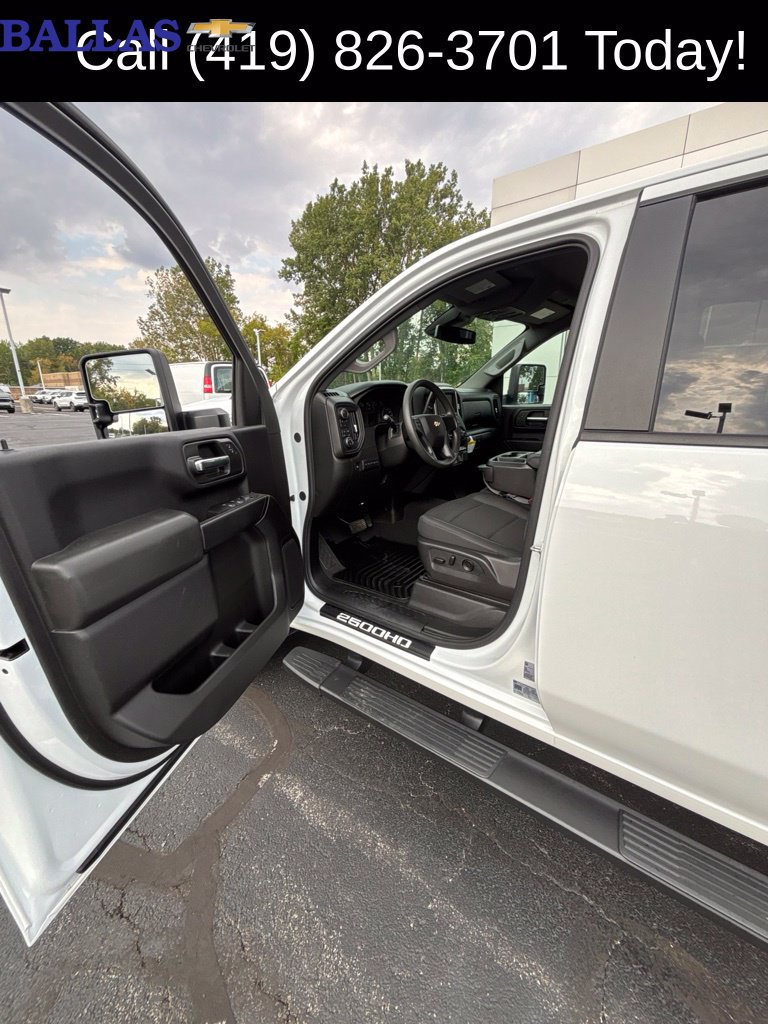 Used 2025 Chevrolet Silverado 2500 Custom w/ Custom Value Package AWD/4WD image 15